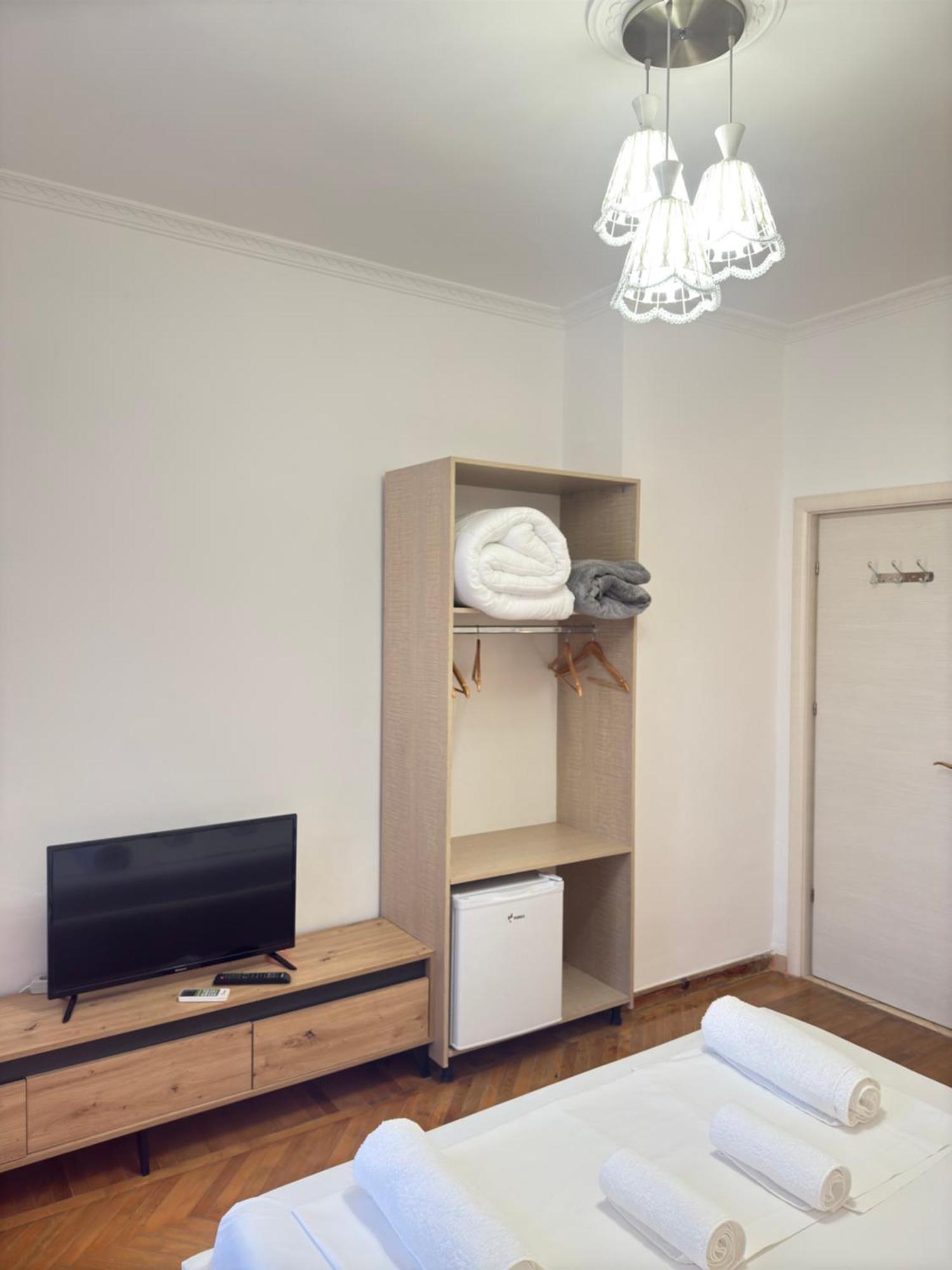 Hanna Guest House Пермет Екстер'єр фото
